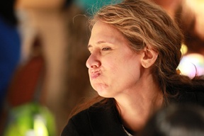 A participant experiences firsthand Boyle's Law.